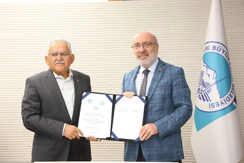 Başkan Büyükkılıç’tan Kayseri Üniversitesi Öğrencilerine Sanat ve Eğitim Desteği