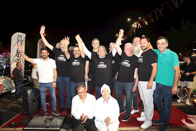 Başkan Büyükkılıç, Klasik Otomobil Festivaline Renk Kattı