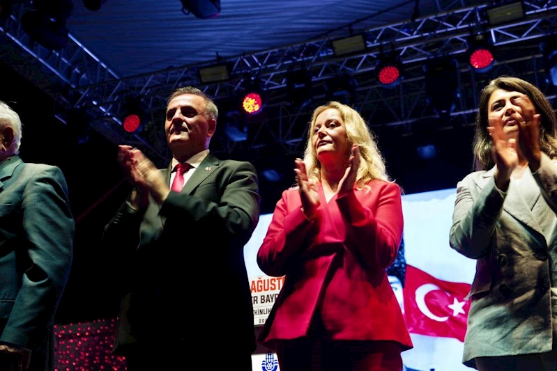 30 AĞUSTOS COŞKUSUNA BAKIRKÖY EV SAHİPLİĞİ YAPTI