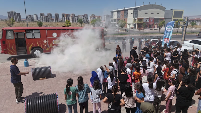 Kayseri’yi Dirençli Kent Yapma Hedefindeki Büyükşehir’den Öğrencilere Yönelik Afet Güvenlik Eğitimi