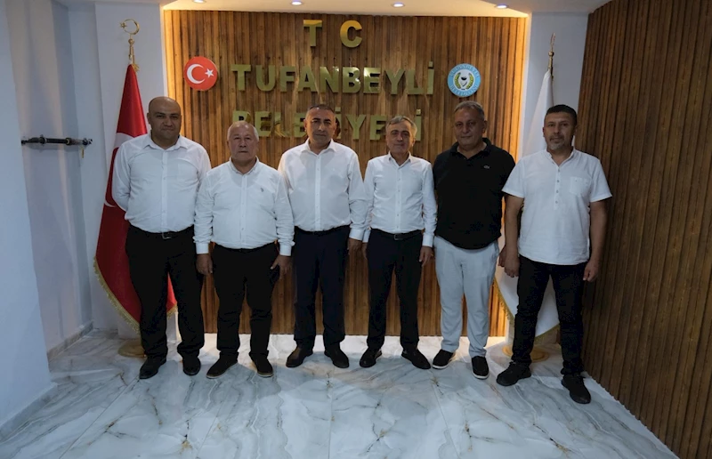 “Adana’nın dört bir yanında çalışmalarımız şevkle ve kararlılıkla sürüyor.”