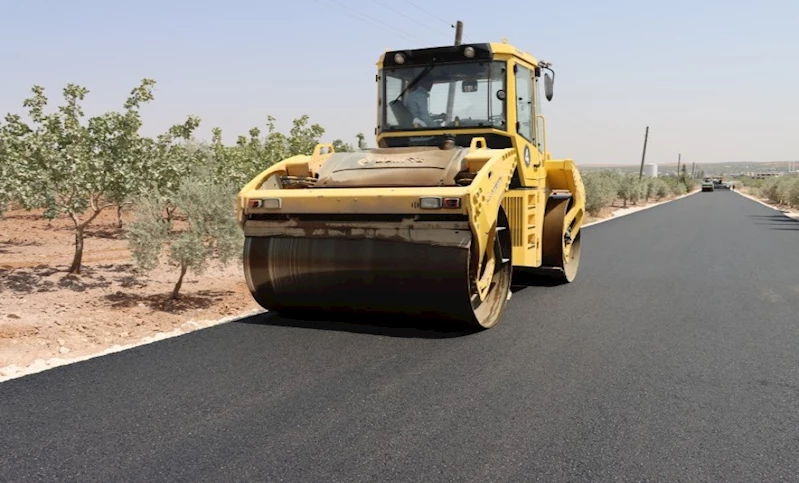 BİRECİK’TE ASFALT SEVİNCİ DORUKTA: “YOLLLARIMIZ KAYMAK GİBİ OLDU”