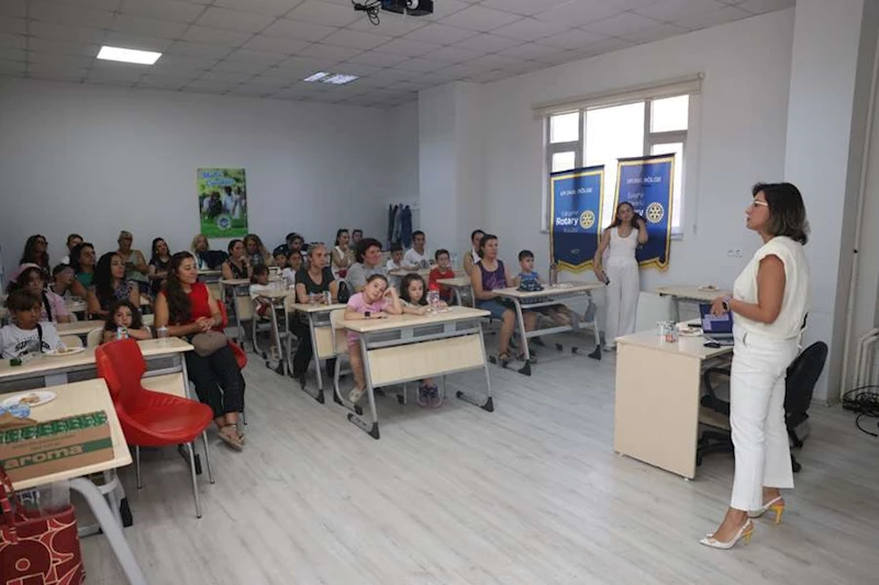 ODUNPAZARI BELEDİYESİ VE ROTARY KULÜPLERİNDEN ANNE VE ÇOCUK SAĞLIĞINA YÖNELİK ORTAK SEMİNER