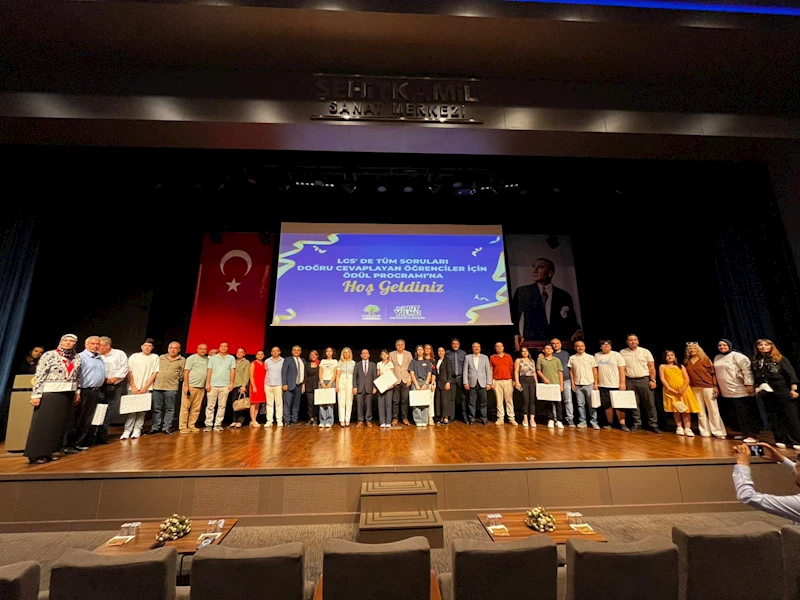 BAŞKAN YILMAZ, LGS ŞAMPİYONLARINI ÖDÜLLENDİRDİ