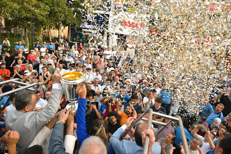 ŞAMPİYON ŞEHİR TURU ATTI