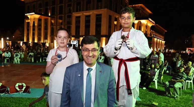AÇIK HAVA MİNİKLER TAEKWONDO TURNUVASI BÜYÜK İLGİ GÖRDÜ