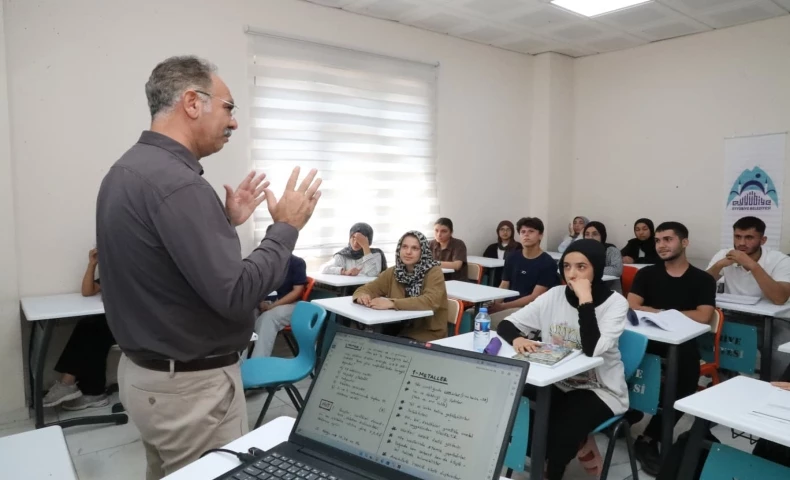 Başkan Mehmet Kuş, her türlü destek sözü verdiği gençlerden tek bir şey istedi