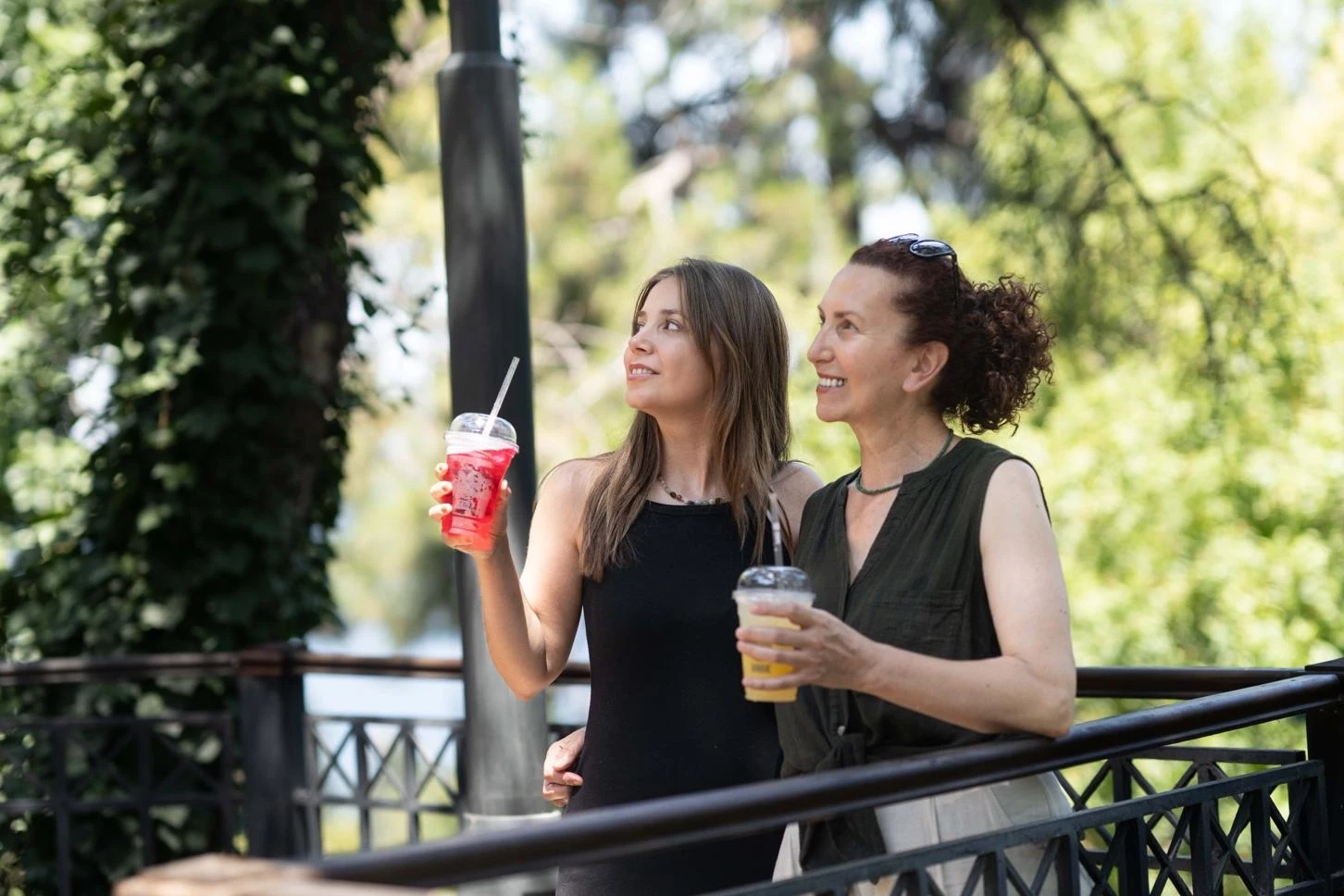 Şato’nun terasları sosyal yaşam alanı oldu