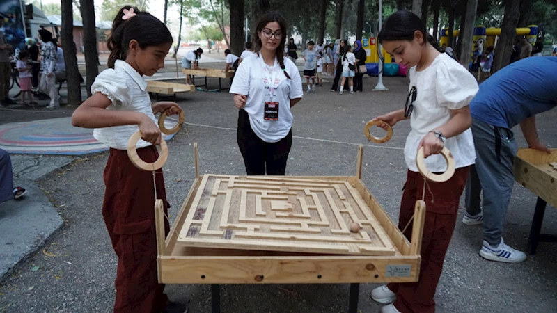 Eğlence, Lezzet ve Nostalji; Ağustos Fuarı 5. Gününde de Doludizgin