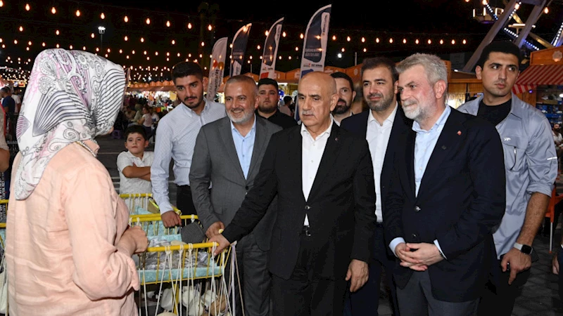 Başkan Görgel, Ağustos Fuarı’nda Esnaf ve Vatandaşlarla Bir Araya Geldi