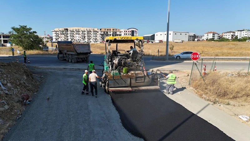 Fen İşleri Asfalt Çalışmalarını Aralıksız Sürdürüyor