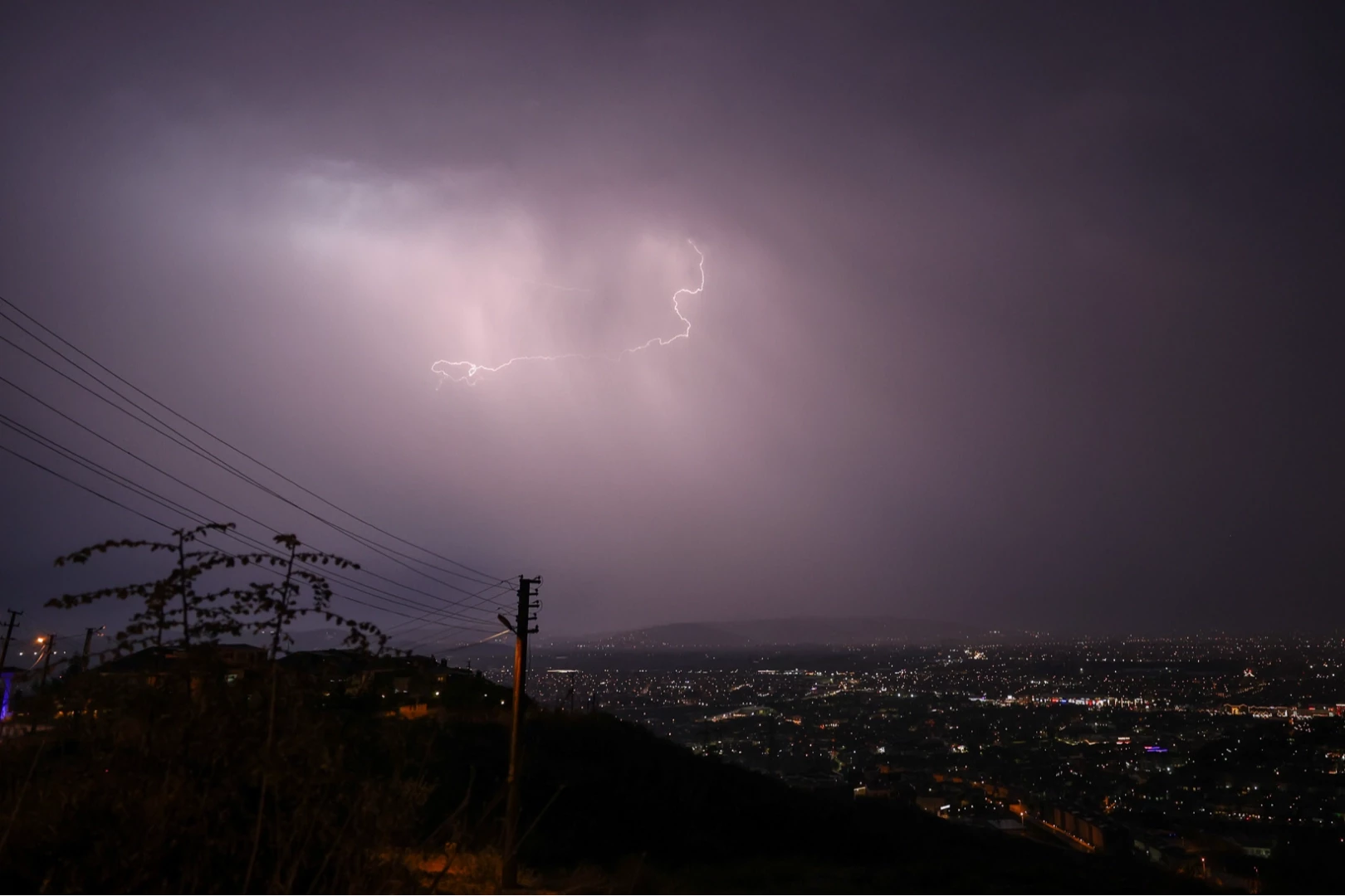 Sakarya’da beklenen yağış geldi: 45 kilogramlık bereket toprağa ulaştı