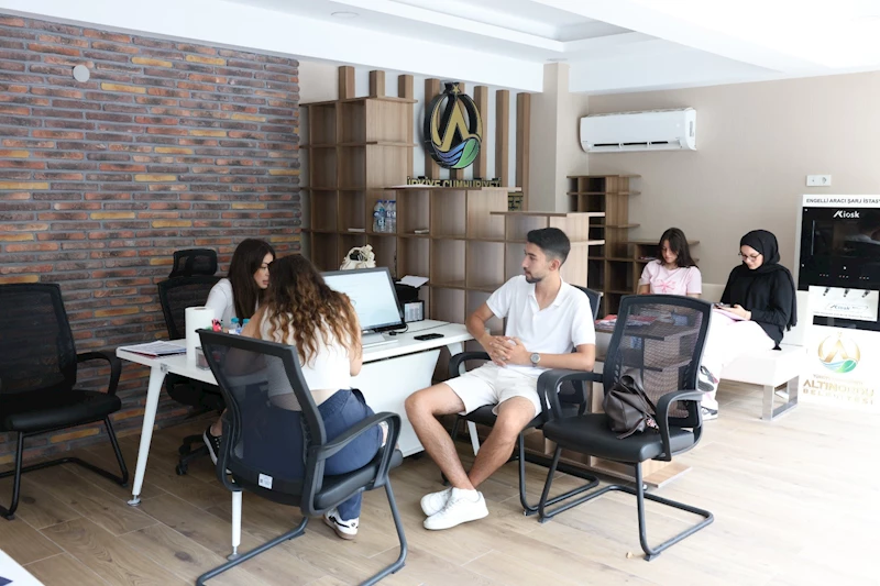 ÜNİVERSİTE ADAYLARINA TERCİH DANIŞMANLIĞI HİZMETİ DEVAM EDİYOR