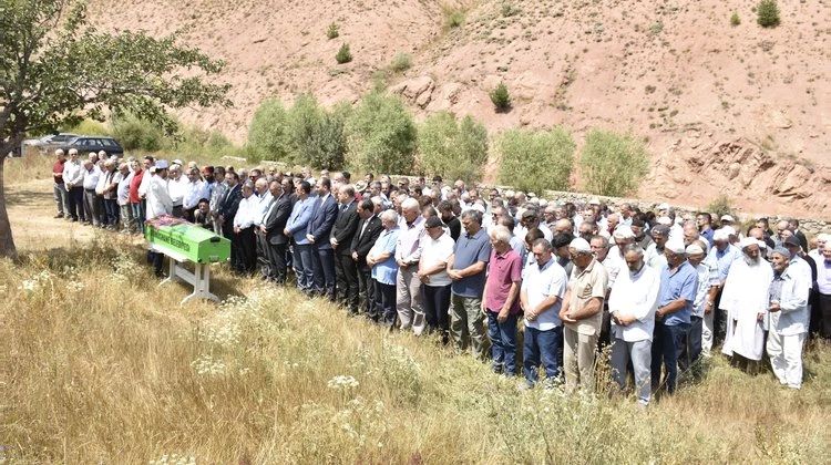 BAŞKANIMIZ, İLİMİZ GÖKDERE KÖYÜ SAKİNLERİNDEN YETER TUNCAY’I EBEDİYETE UĞURLADI