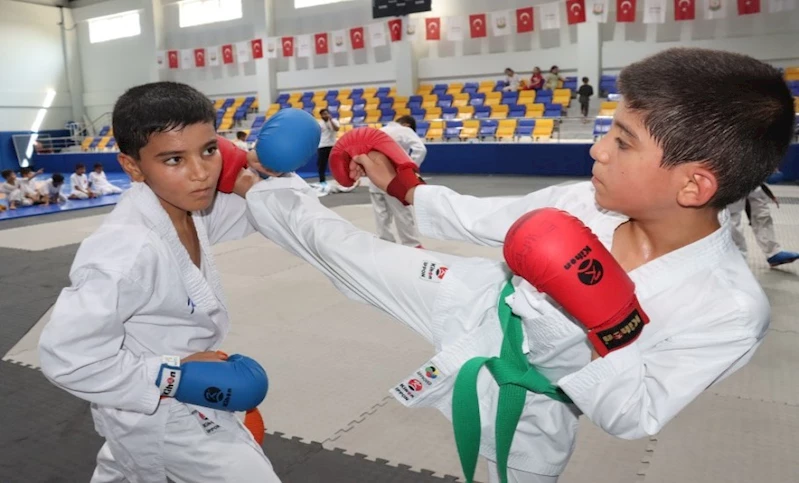 GELECEĞİN SPORCULARI BÜYÜKŞEHİR’LE YETİŞİYOR