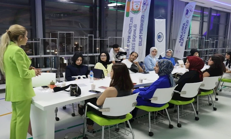 BÜYÜKŞEHİR BELEDİYESİ, AFETTEN ETKİLENEN GENÇLERİN GÜÇLENDİRİLMESİ PROGRAMINA EV SAHİPLİĞİ YAPIYOR