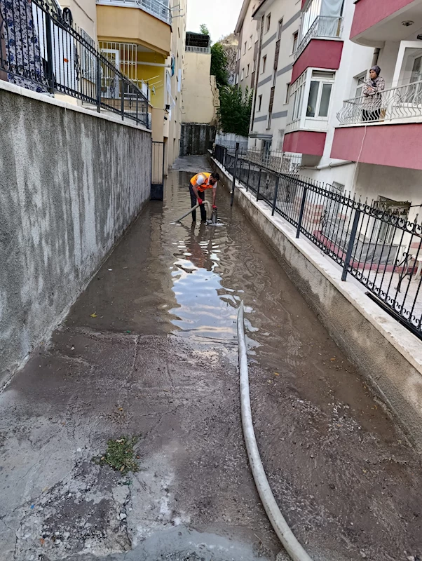Mamak Belediyesi Sağanak Yağışta Seferber Oldu