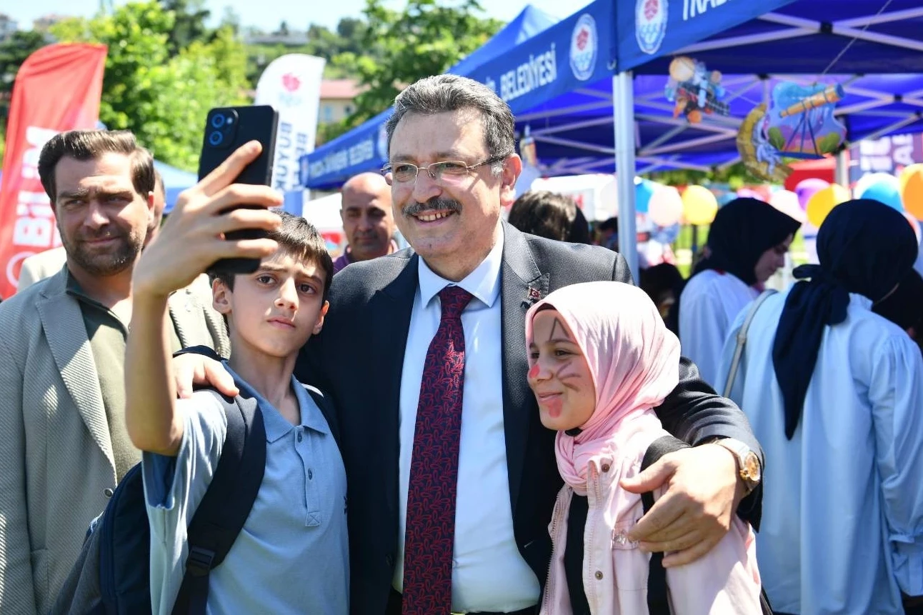 Trabzon Büyükşehir’den 4 bin öğrenciye eğitim desteği