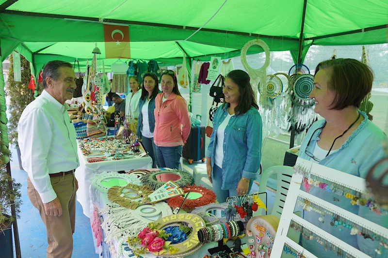 YEREL ÜRETİCİLER SEMPOZYUMDA EMEKLERİNİ SERGİLİYOR