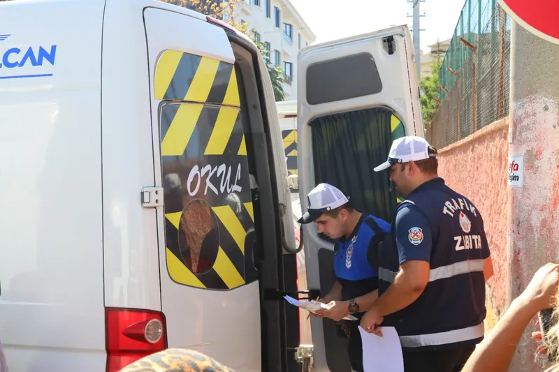 AKSARAY BELEDİYESİ ZABITA EKİPLERİNDEN OKUL SERVİSLERİNE SIKI DENETİM