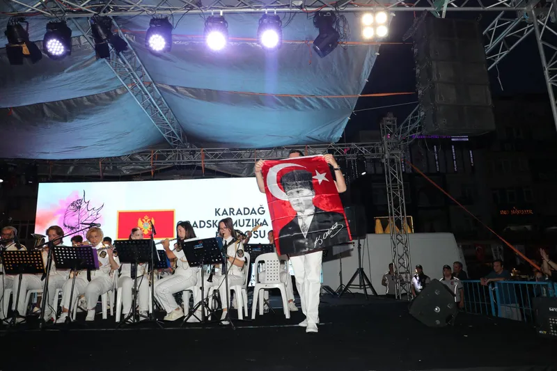 13’NCÜ İZMİT PİŞMANİYE, DANS VE MÜZİK FESTİVALİNE MUHTEŞEM FİNAL