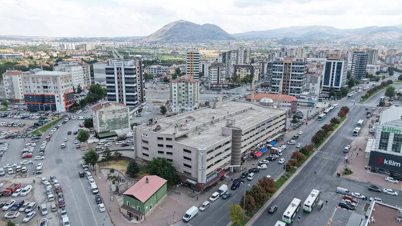Büyükşehir, Tacettin Katlı Otoparkı