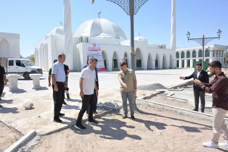 İNŞAAT ÇALIŞMALARI TAMAMLANAN SELÇUKLU KÜLLİYESİNDE ÇEVRE DÜZENLEME VE PEYZAJ ÇALIŞMALARI DEVAM EDİYOR