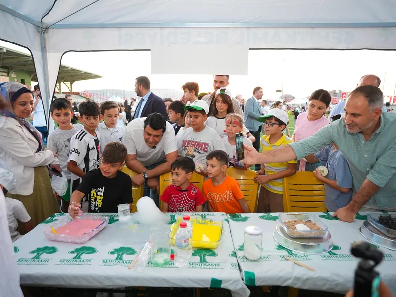 ŞEHİTKAMİL’DE BİLİM KAŞİFLERİ ESERLERİNİ SERGİLEDİ