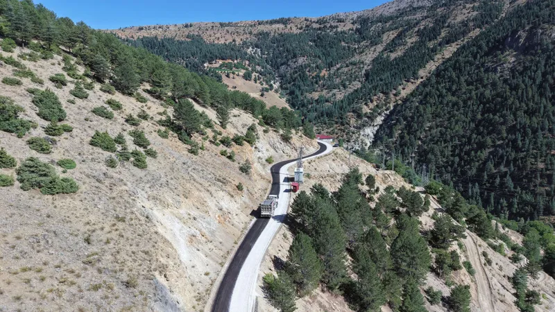 Büyükşehir’den Göksun Kırsalına Konforlu Yol Atağı