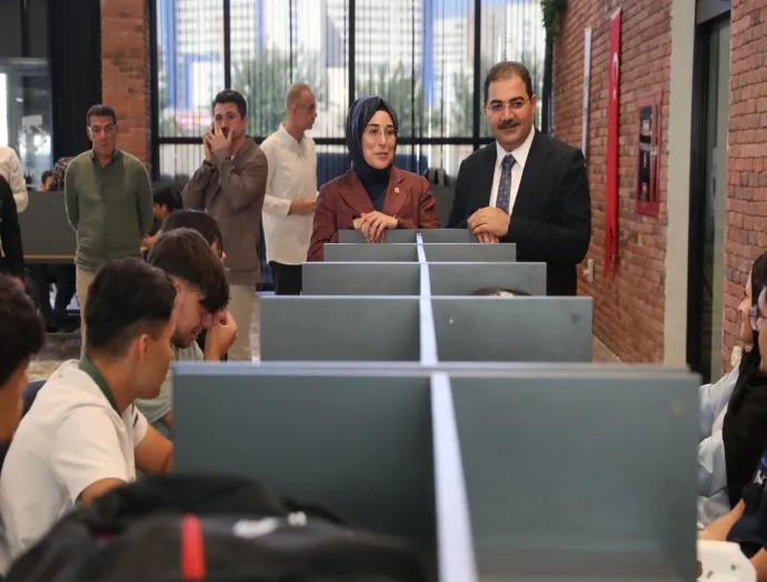 BAŞKAN CANPOLAT VE MİLLETVEKİLİ YAZMACI’DAN EĞİTİM MERKEZLERİNE ZİYARET