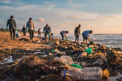 Antalya’da deniz gönüllüleri kıyı temizliği için buluşuyor