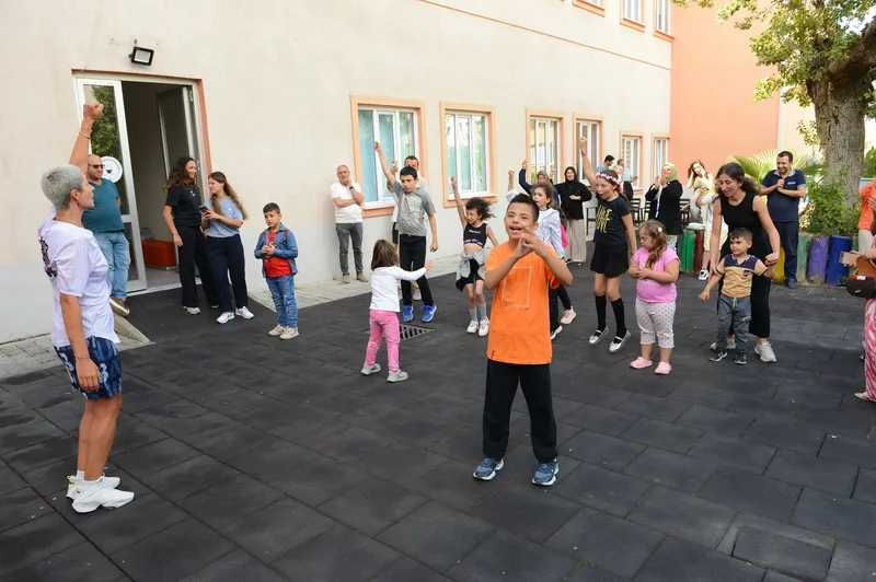 Nilüfer Belediyesi’nden engelli bireylere özel zumba etkinliği