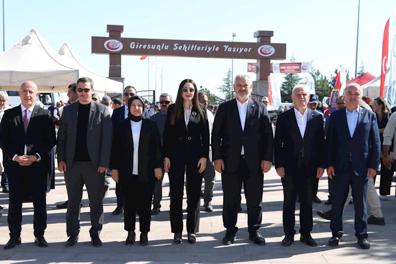 Giresunlular Şehitliğinde Anma Programı Düzenlendi