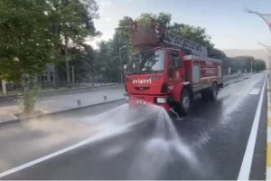 Ana Caddelerde Sabah Temizliği