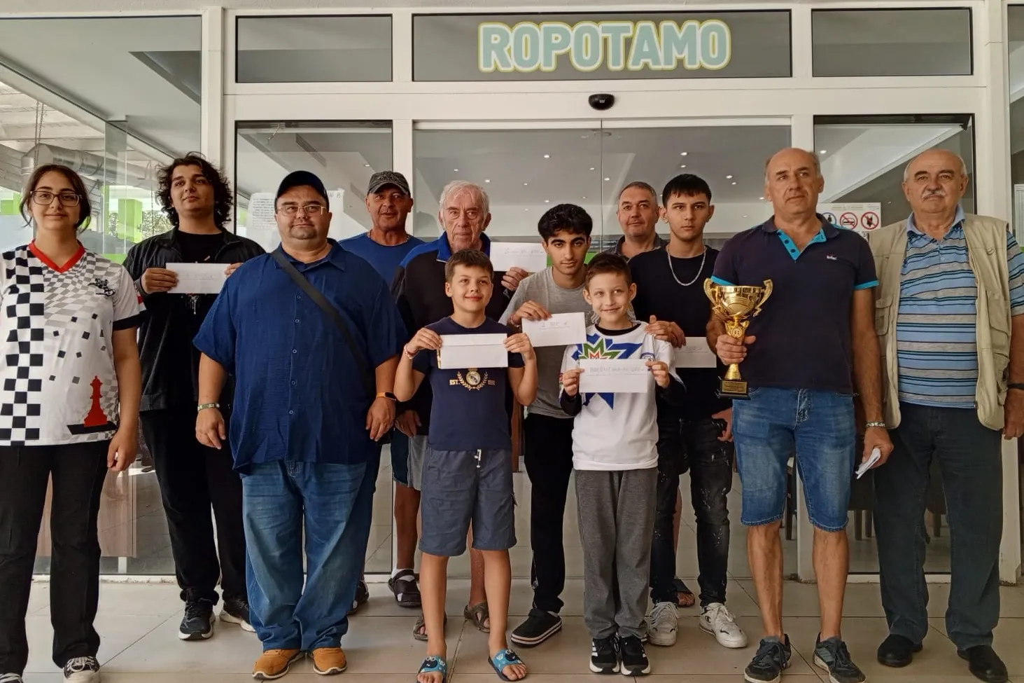 Muğlalı satranççıları Bulgaristan’dan madalyalarla döndü