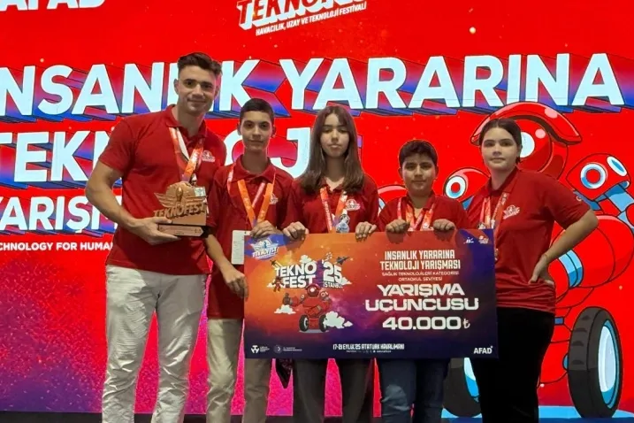 İzmirli öğrencilerden TEKNOFEST’te büyük başarı