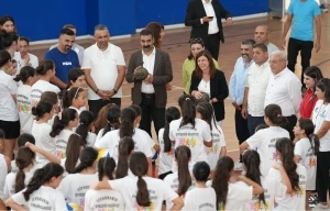 Eşbaşkanlar, Yaz Spor Okulları’nda çocuklarla buluştu