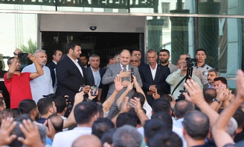 ŞANLIURFA’DA GEÇİCİ İŞÇİLERİN HAYALİ, BAŞKAN GÜLPINAR İLE GERÇEK OLDU