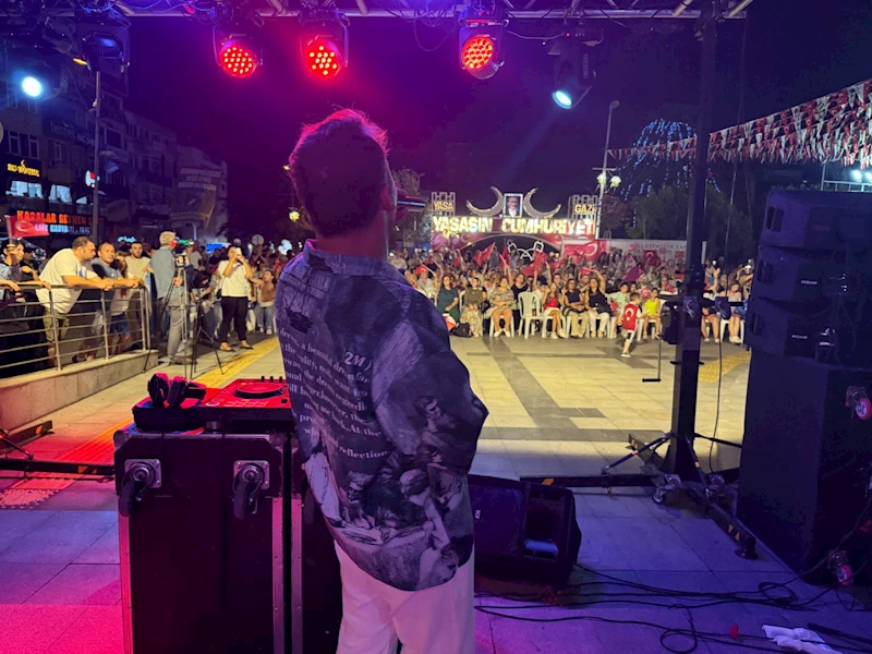 ZAFER BAYRAMI’NIN 103. YILI İZMİT’TE RENKLİ ETKİNLİKLERLE KUTLANDI