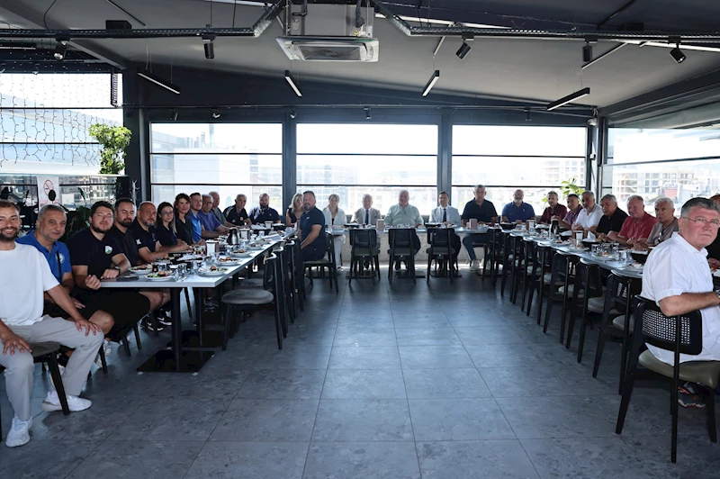 Nilüfer Belediyespor Kulübü Bursa voleyboluna yön verenlerle buluştu