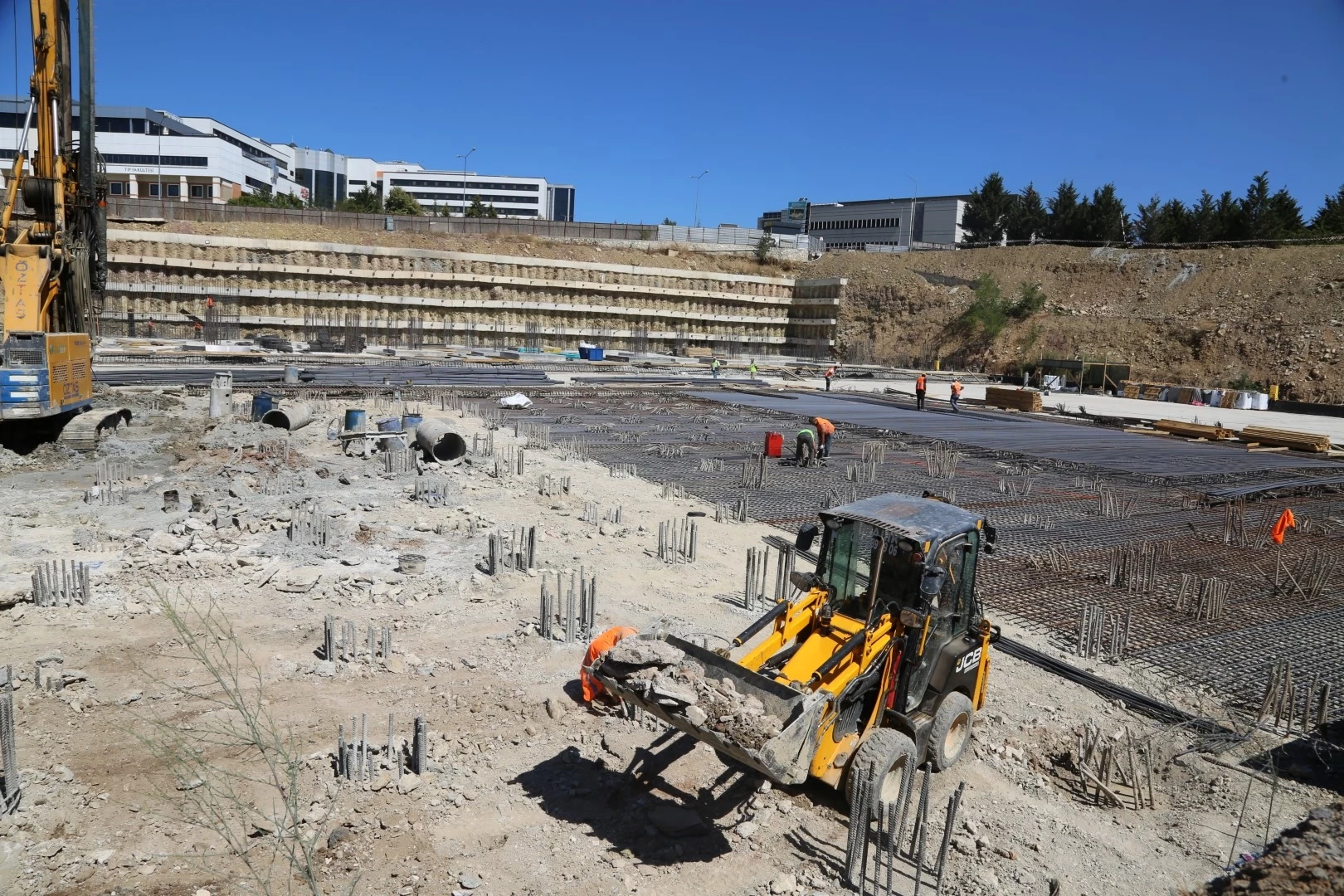 KOÜ Umuttepe’de cami ve otopark projesi yükseliyor