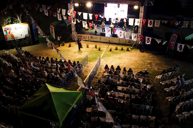 SEMPOZYUMDA DAMLA VE HABİP SAHNE ALDI