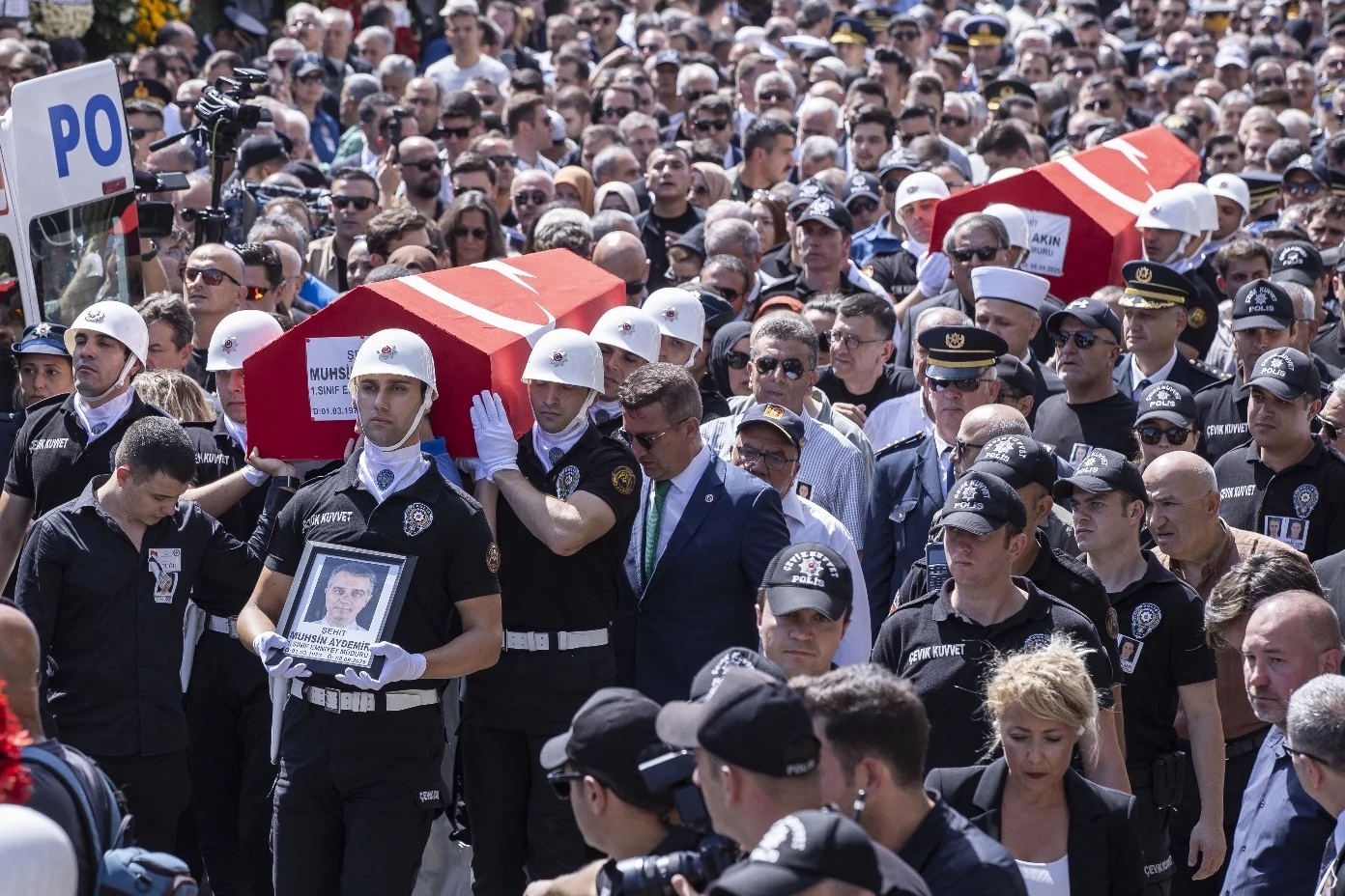 İzmir’in şehitlerine veda!