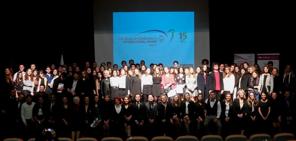 1000 Başarılı Türk Gencine Uluslararası Ödül