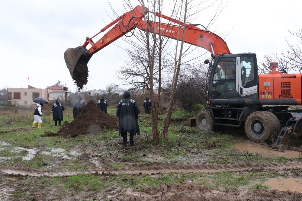 11 Yıldır Kayıp Olan Anne Ve Kızın Cesedi Bulunamadı