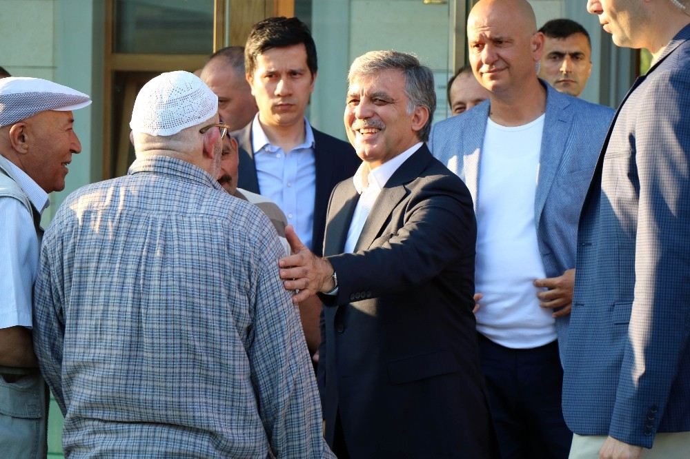 11İnci Cumhurbaşkanı Abdullah Gül, Bayram Namazını Kavacık Tekke Camiinde Kıldı