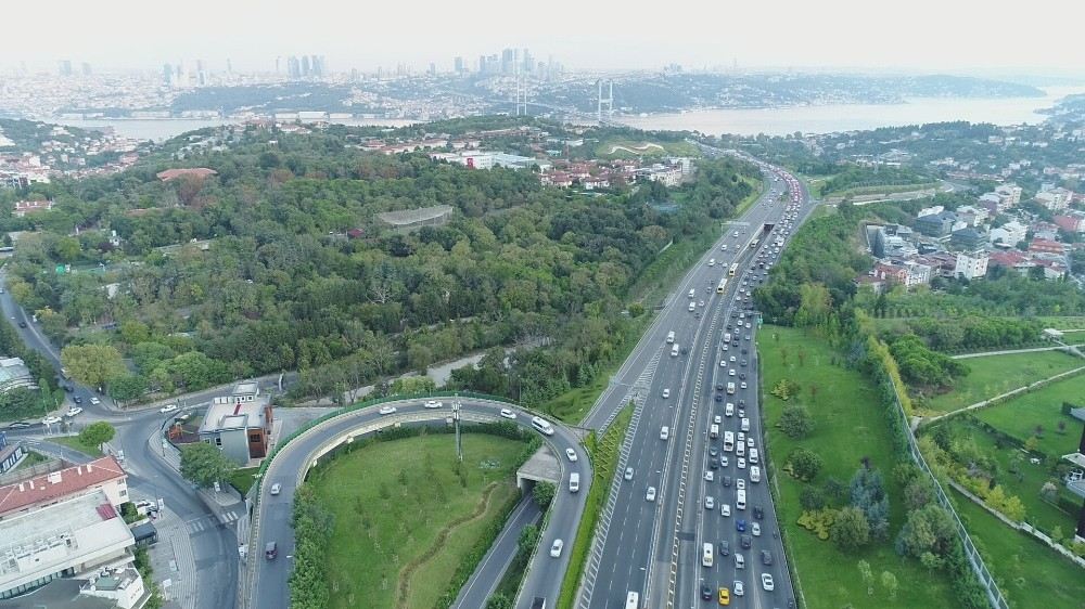 15 Temmuz Şehitler Köprüsünde Okulun İlk Günü Oluşan Trafik Havadan Görüntülendi