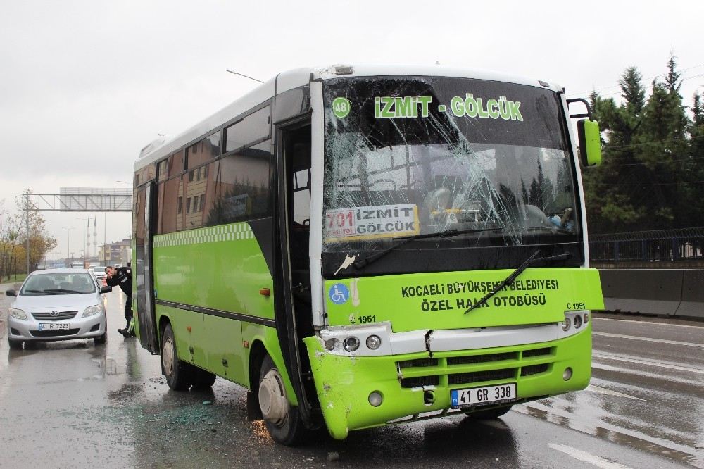 2 Halk Otobüsü Çarpıştı: 5 Yaralı