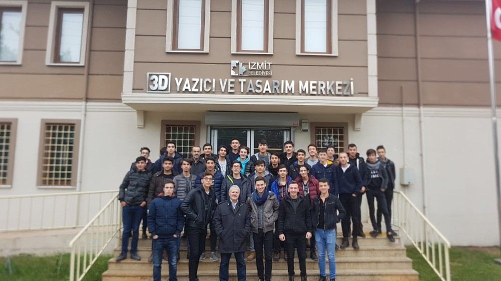 3D Yazıcı Merkezine Ziyaretçi Akını