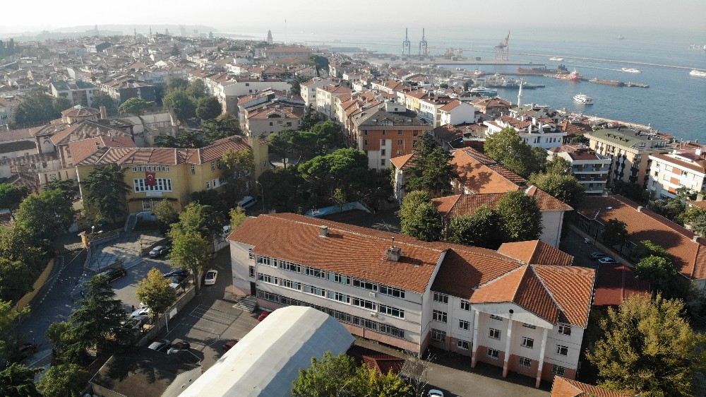 40 Yıllık Bina Hasar Gördü, 172 Yıllık Tarihi Okul Hasarsız